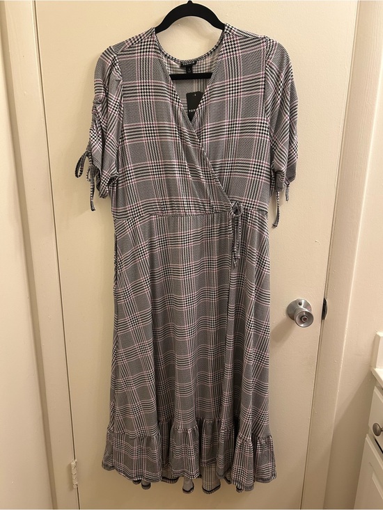 torrid Dresses & Skirts - torrid Gray Plaid Wrap Midi Dress with Pink Accents